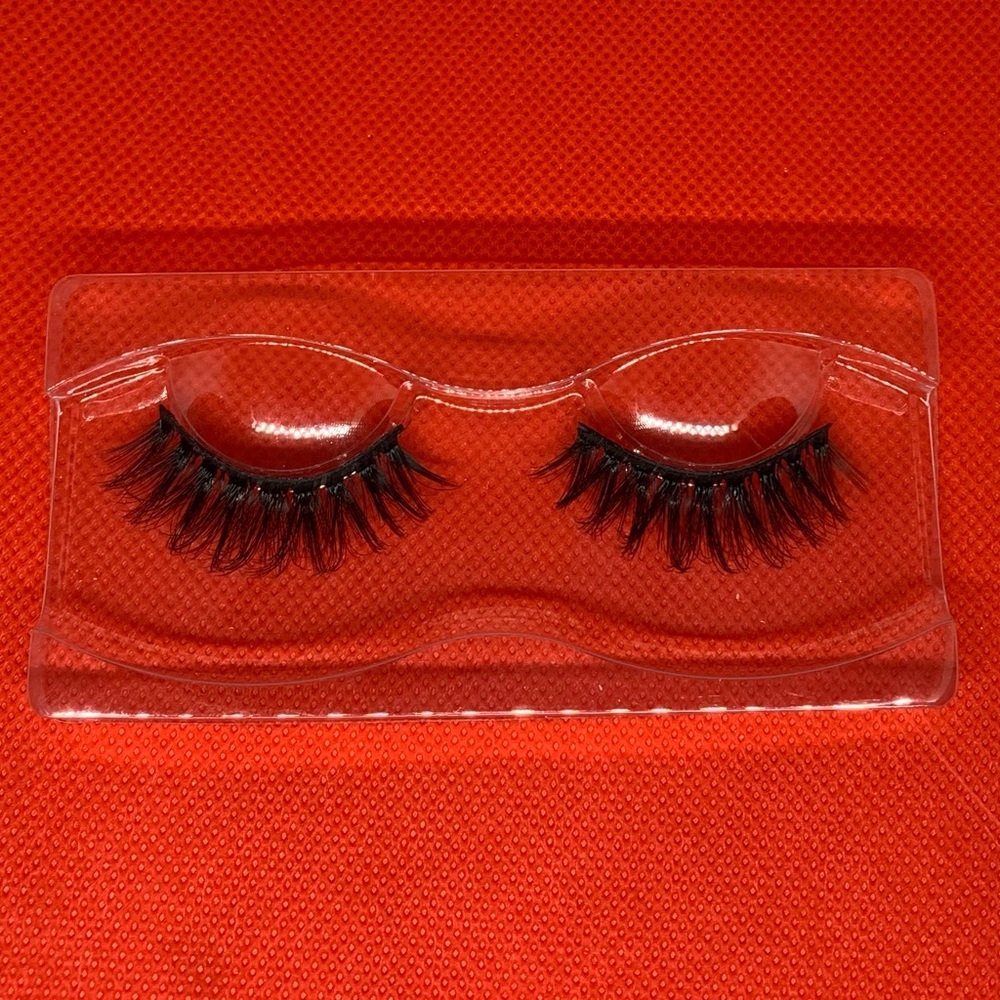 Strip lashes